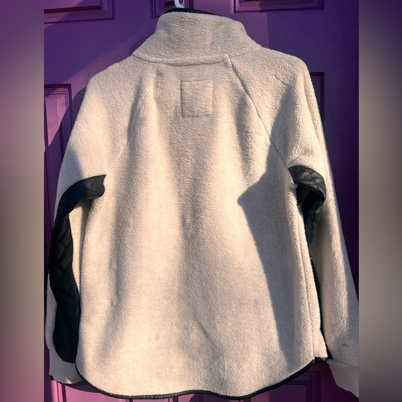 Abercrombie and Fitch asymmetrical snap up fleece small - Picture 4 of 14